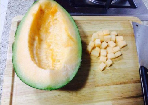 老杨吃哈密瓜视频,甜蜜滋味尽收眼底